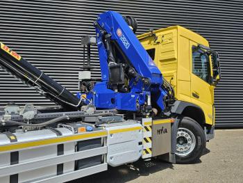 Volvo FM 420 6x2*4 / 28 tm KRAAN + HAAKARM